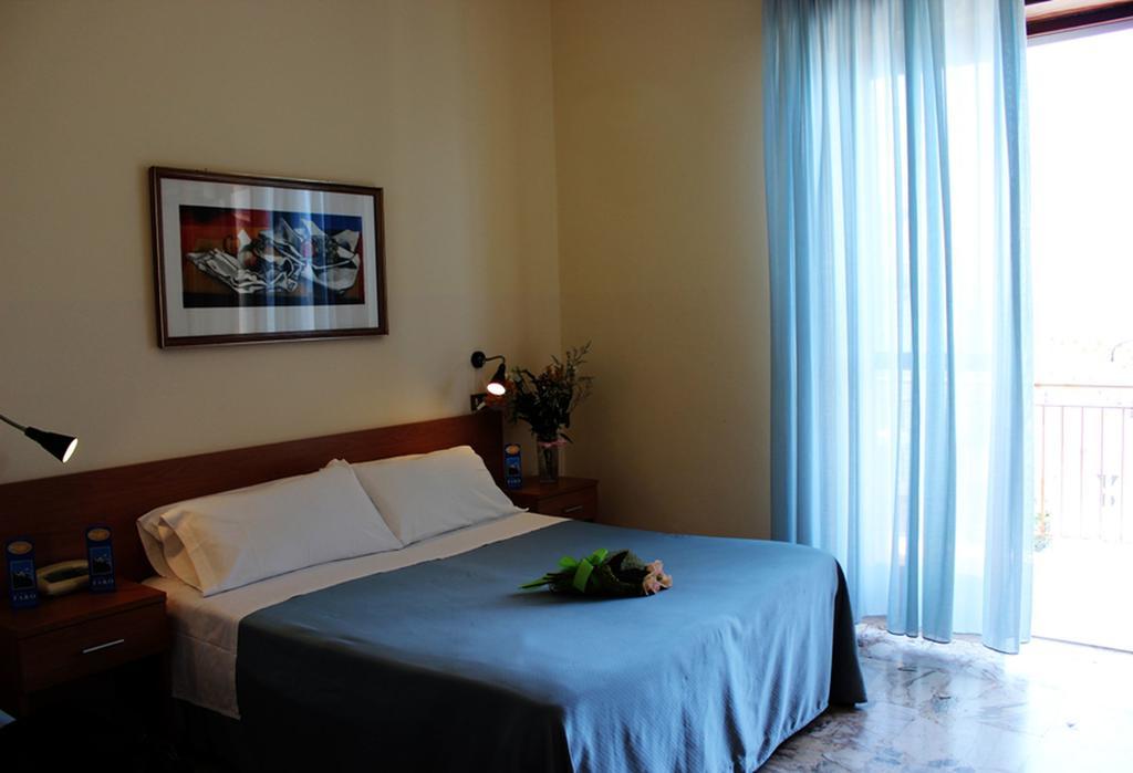 Nuovo Hotel Faro Капо-д'Орландо Номер фото